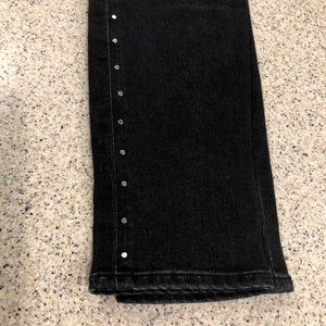 Black studded skinny jean with LIFTXTUCK technolog